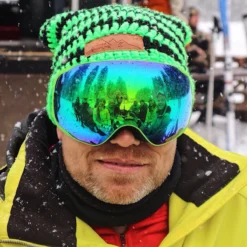 Après Ski Muts Neon Groen -Under Armour || POIVRE BLANC || Poederbaas apres ski store apres ski muts neon groen 3