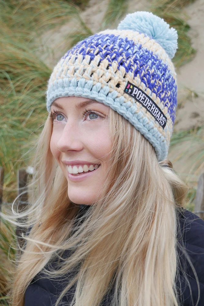 Poederbaas Kleurrijke Gehaakte Muts - Blauw/paars/beige 1 Poederbaas Kleurrijke Gehaakte Muts - Blauw/paars/beige